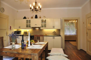 Отель Atmospheric Quiet Apartment  Прага